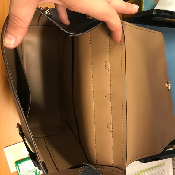 MK Purse - Picture 4 of 4